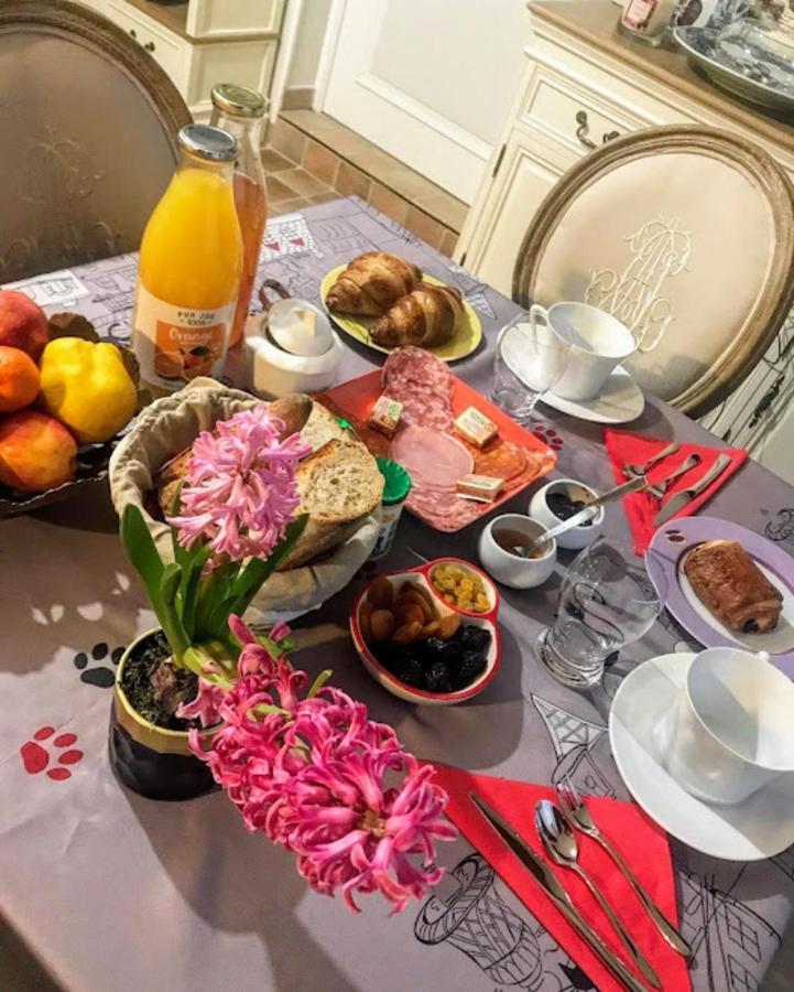 Bed and Breakfast La tour cachée Mortain-Bocage Esterno foto