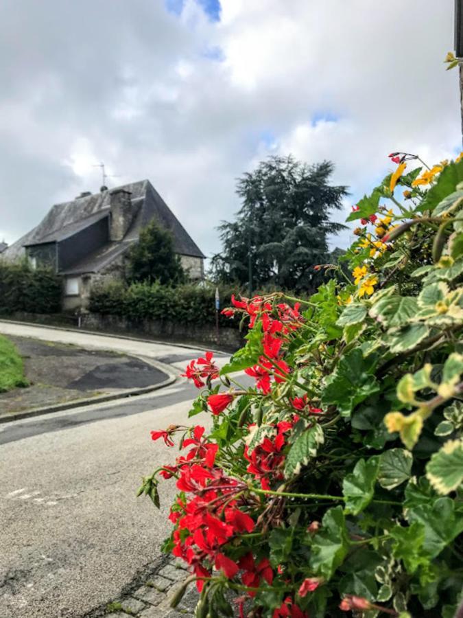 Bed and Breakfast La tour cachée Mortain-Bocage Esterno foto