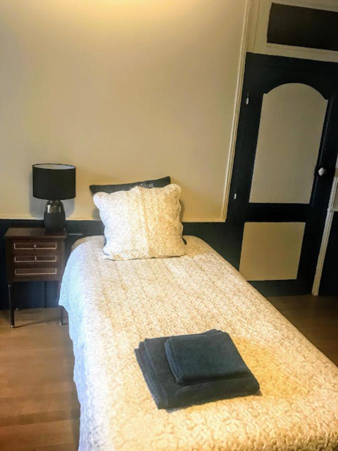Bed and Breakfast La tour cachée Mortain-Bocage Esterno foto