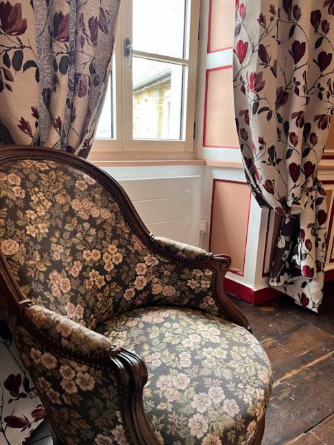 Bed and Breakfast La tour cachée Mortain-Bocage Esterno foto