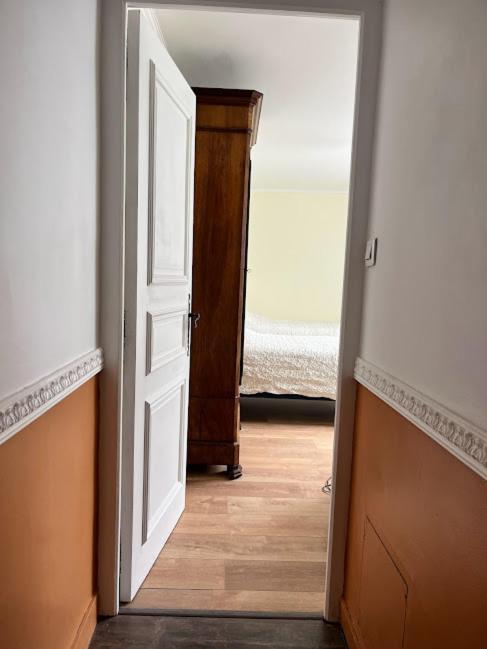 Bed and Breakfast La tour cachée Mortain-Bocage Esterno foto